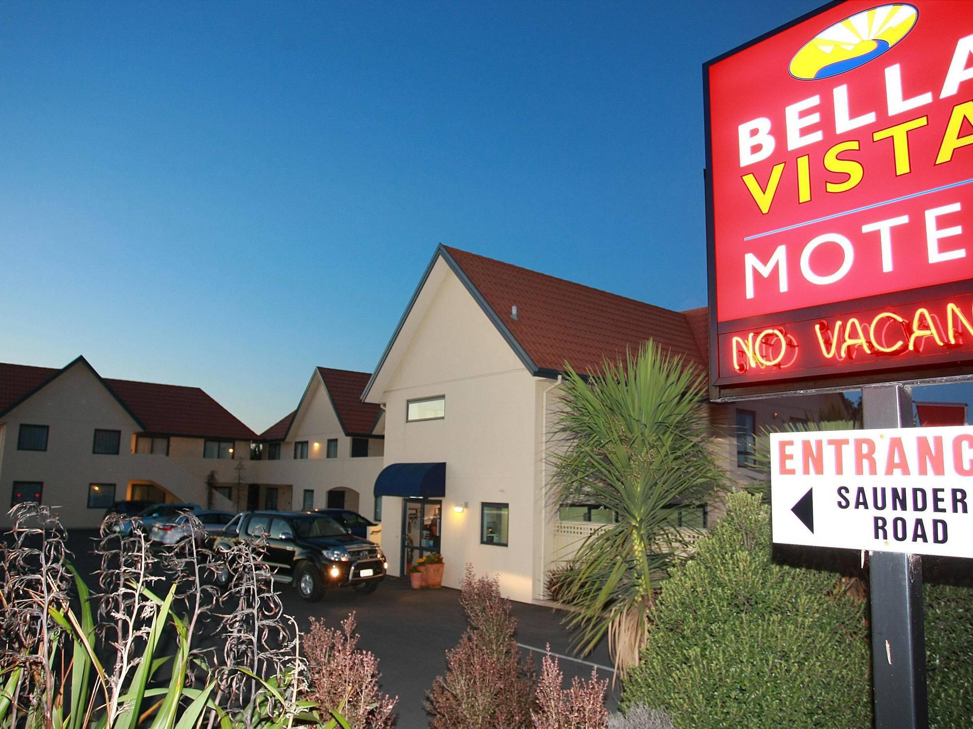 Bella Vista Motel 4*